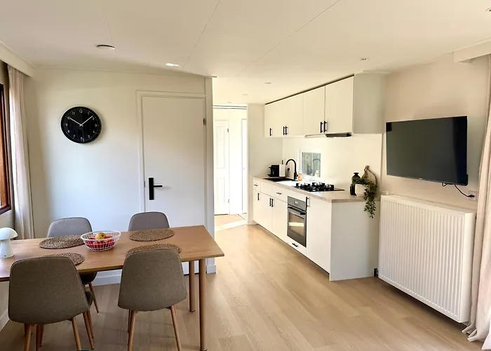 't Boshuusje Berg & Beek 펜션 *